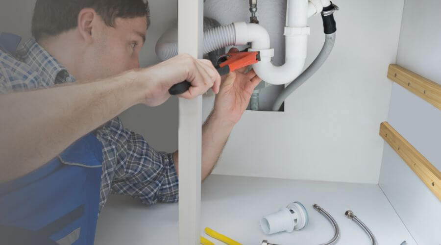 Professional Water heater repair in Manistique, MI